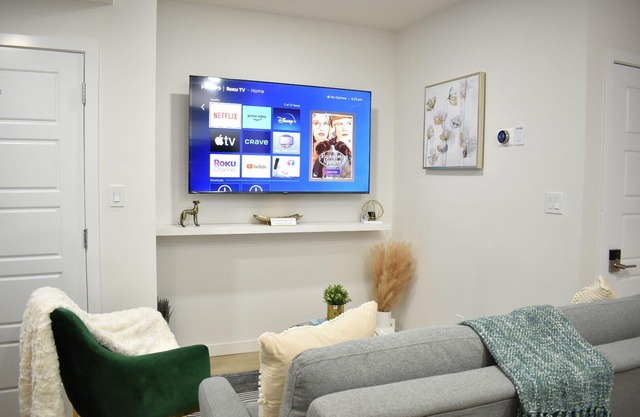 Cozy Escape 2BR Guest Suite in SW Edmonton. Sleeps 4