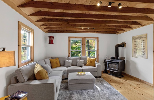 Cozy Family Cottage in Peaceful New Marlborough