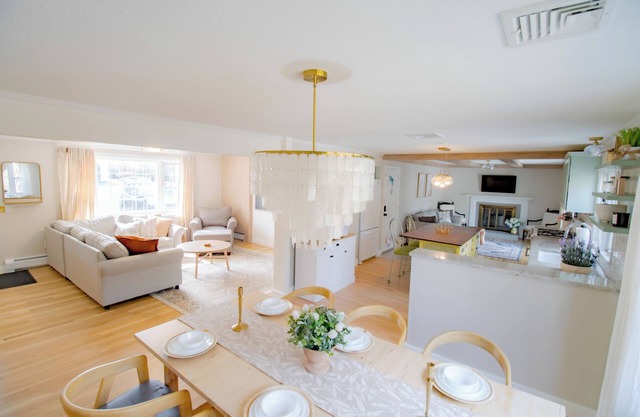 Cozy family-friendly home in Cape Cod, mins to beaches/amenities, +EV Charging!