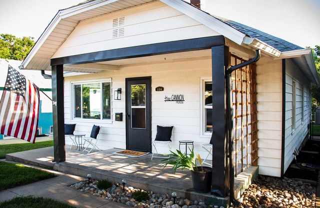 Cozy family friendly home within walking distance of Main Street!
