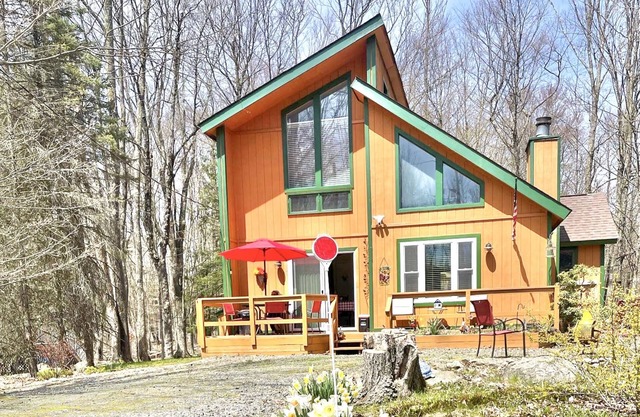 Cozy family friendly house- in the heart of the poconos