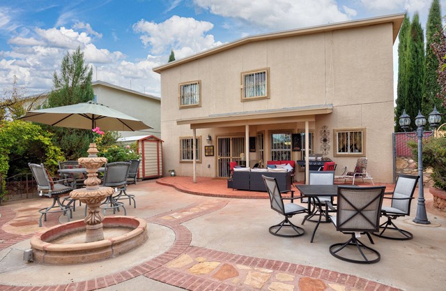 Cozy Family Home, Spacious Patio & King Beds