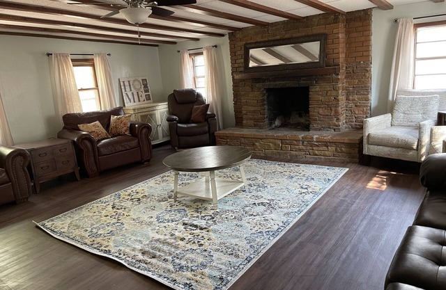 Cozy Family Home with tons of room and enjoy wilderness.