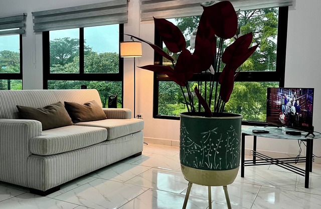 Cozy family-sized apartment, top floor, with wonderful view to the volcano