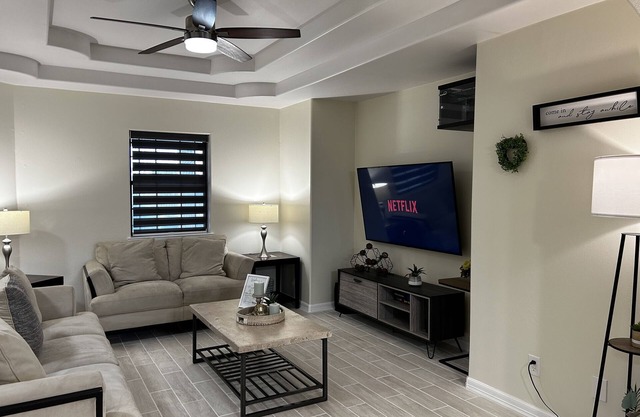 Cozy Family-sized Townhome