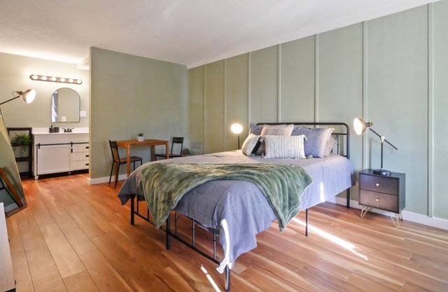 Cozy Family Studio Close to Disney