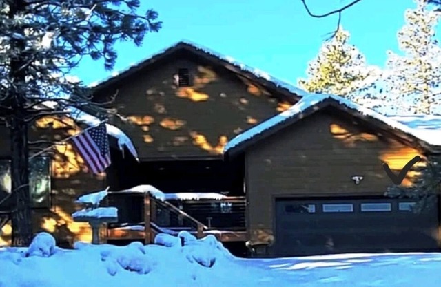 COZY FAMILY CABIN- STUNNING FOREST VIEWS