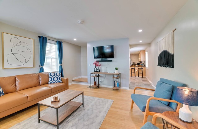 Cozy Finger Lakes Abode in Downtown Canandaigua!