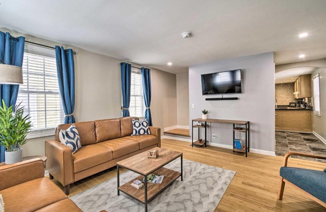 Cozy Finger Lakes Abode in Downtown Canandaigua!