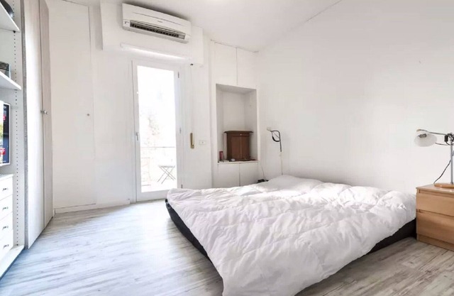 Gemütliche Wohnung Smart TV Wifi Klimaanlage und Design Badezimmer mit Jacuzzi!