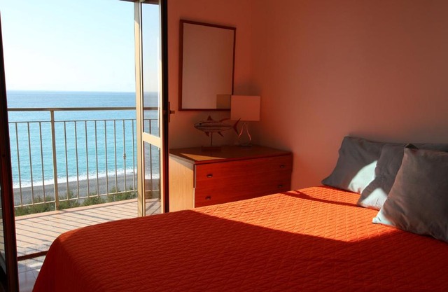 Cozy flat with romantic sunset view