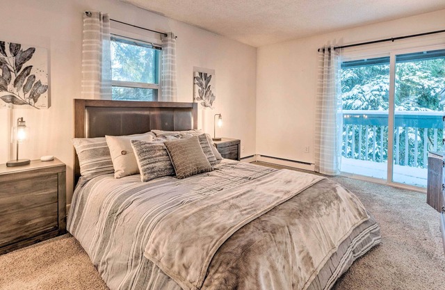 NEW! Cozy Forest Abode in Woodinville Wine Country