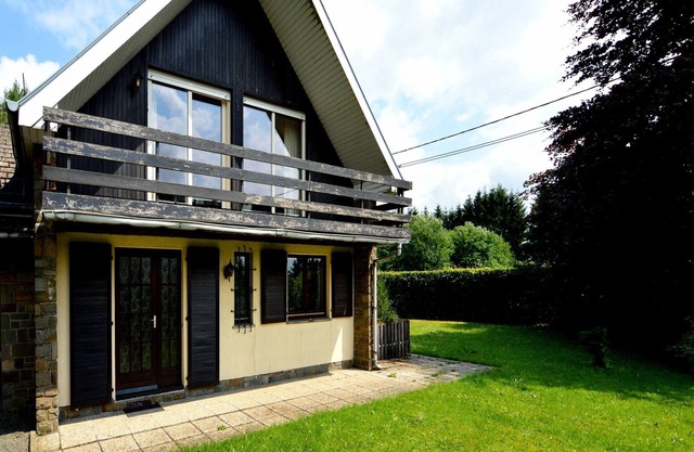 Einladendes Chalet am Wald in Ovifat