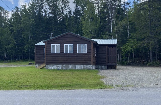 Cozy four season cabin centrally located near the heart of downtown Jackman