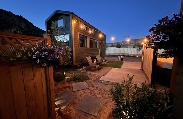 Cozy Garden Tiny Home Village