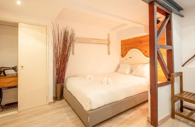 Cozy Getaway in Alfama by LovelyStay