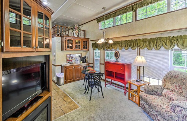 Cozy Gig Harbor Cottage about 2 Mi to Case Inlet!
