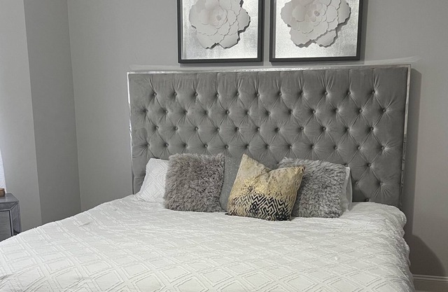 Cozy glammy 3 bedroom apartment In the heart of NYC