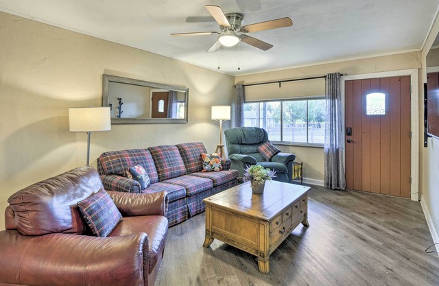 Cozy Graham Retreat ~ 3 Mi to Lake Eddleman!
