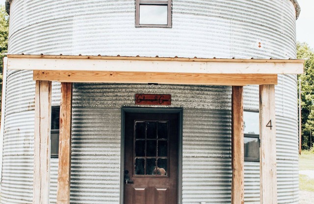 Cozy Grain Bin Lodge in Quaint Loose Creek, MO with WiFi, AC