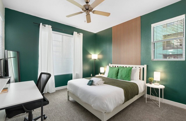 Cozy Green 1BR Retreat Pool, Hot Tub & Near ASU & Mill Ave