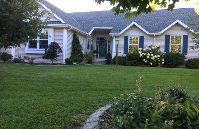 Gemütliches Haus in der Green Bay in einem ruhigen Vorort und nur wenige Minuten vom Lambeau Field entfernt.