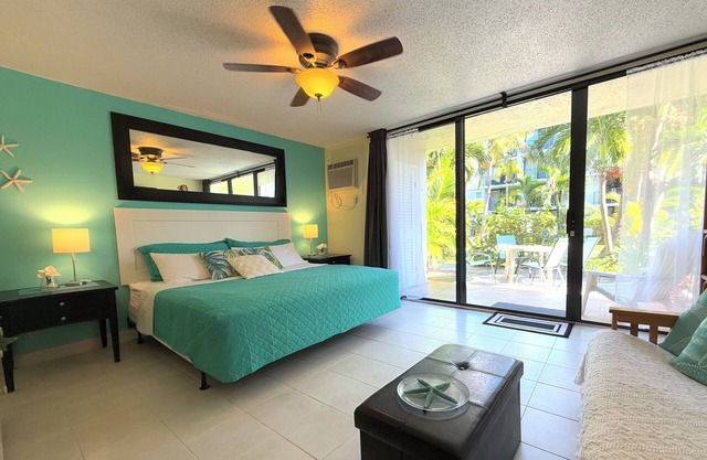 Cozy Ground Floor Apartment in Coral Beach Condominium
