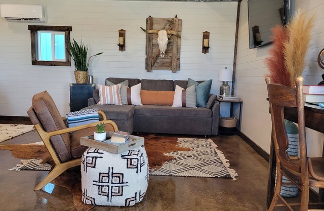 Cozy Guest House at the base of the Big Horn Mountains