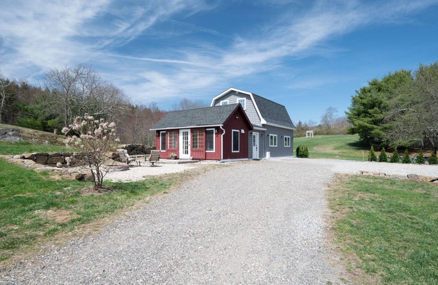 Cozy Guest House on 15 Acres