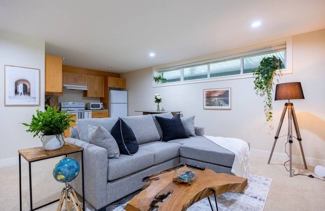 Cozy Guest Suite in North Van!