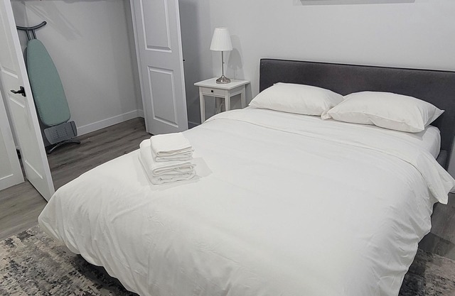 Cozy Guest Suite near West Edmonton Mall