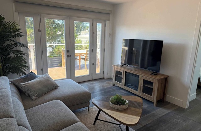 Cozy Guesthouse with Modern Appliances & Private Patio