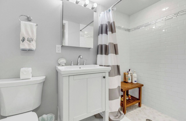 Cozy Hamptons beach home centrally located to all the Hamptons has to offer