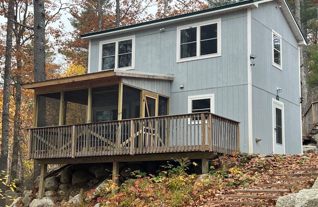 Cozy Haven: A Lakeside Cottage Near Acadia