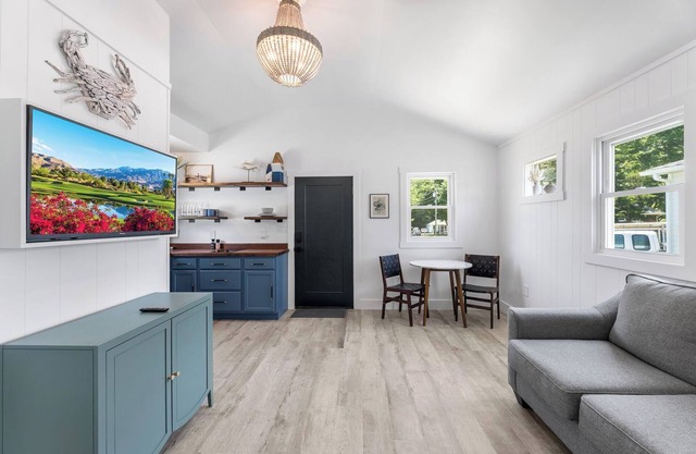 Cozy Heaven 17 2bd sleeps 4 West OC