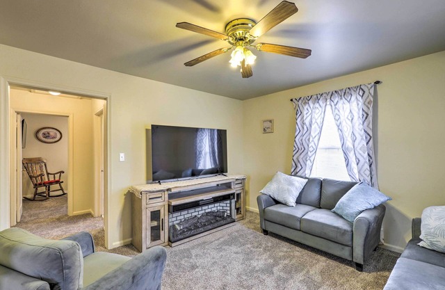 Cozy Helper Home w/ Fenced Yard, Pets Welcome