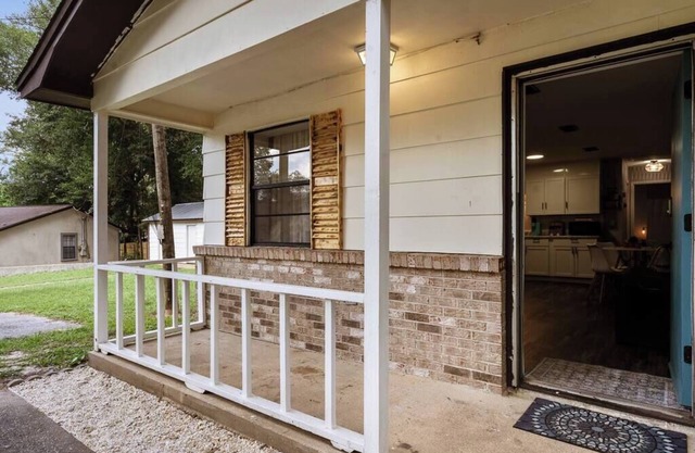 "Cozy Hideaway", fire pit, bbq, kid & dog friendly