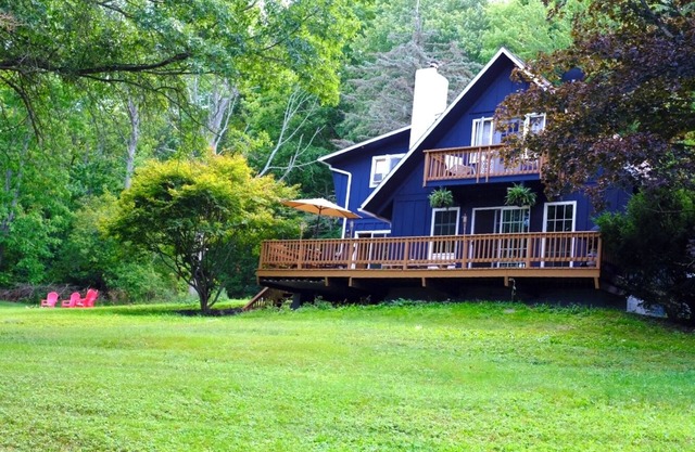 Cozy Hillside Chalet w/ Large Yard and Firepit - Greek Peak/Cortland/Ithaca