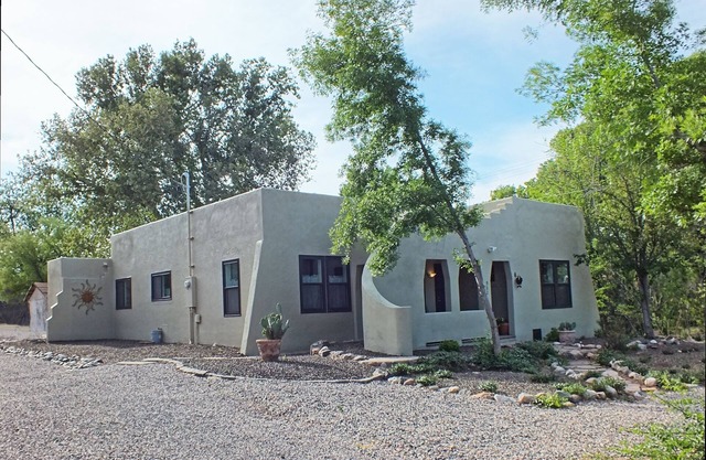 Cozy Historic Cottage in Old Town Cottonwood, near Sedona & Jerome