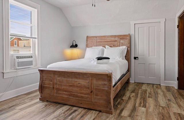 Cozy Historic WashMo home