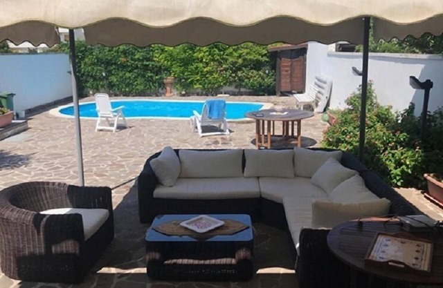 Gemütliches Ferienhaus "Villa con piscina per 4 posti - PT54" mit Pool und Garten