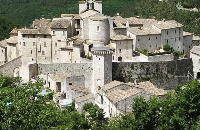 Gemütliches Ferienhaus in einem mittelalterlichen Dorf, Umbrien, Italien