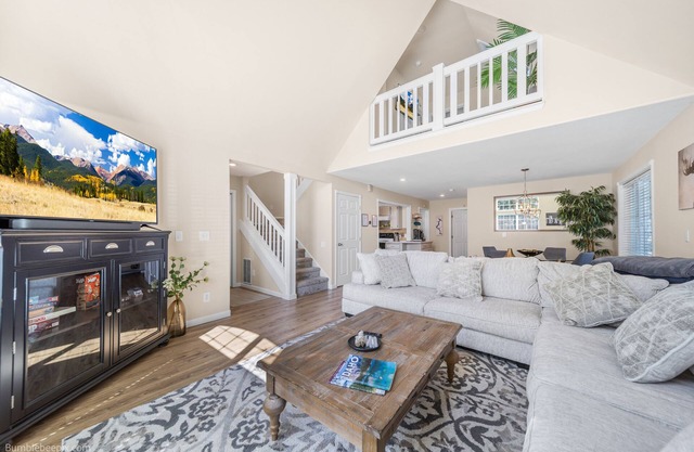 Cozy Home 1 Mile to Downtown CDA & Lake – King Beds and an EV Charger!