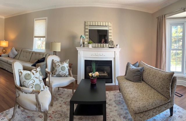 Cozy Home away from home! Spacious 3 bedrooms, 2 1/2 bath house.