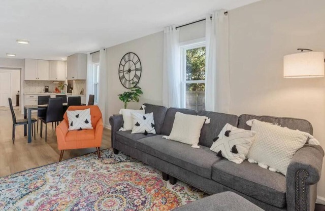 Cozy home, centrally located