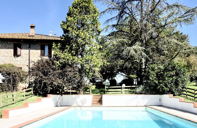 Apartment für 5 Personen mit beheiztem Pool 15 Minuten von Siena