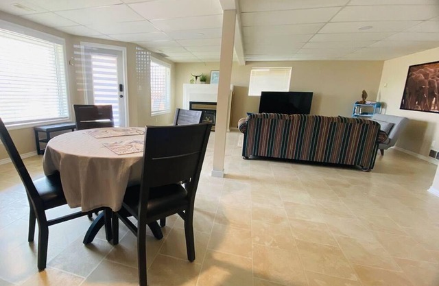 Cozy Home Getaway ★Kitchen ★Laundry ★Fireplace @ Middleton Mountain