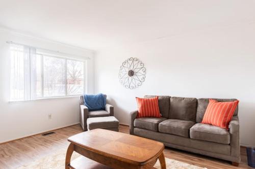 Cozy home in 5 star Livonia Westland neighborhood