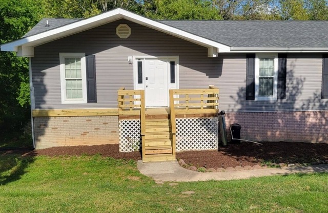Cozy Home in a Cozy Neighborhood, few miles from Chattanooga!