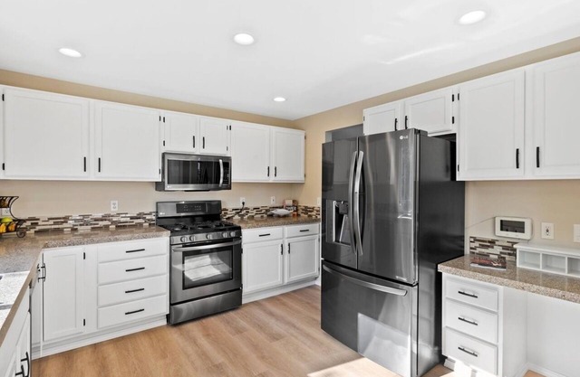 Cozy home in Auburn, 3 minutes to Pacific Raceway and 20mins from airport